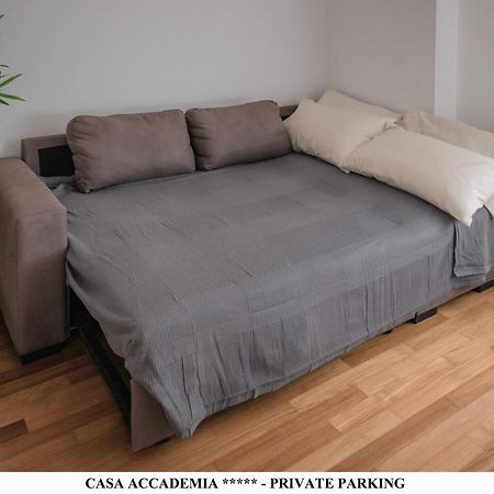 Elegante Casa Accademia ***** - Private Parking Lägenhet Livorno Exteriör bild