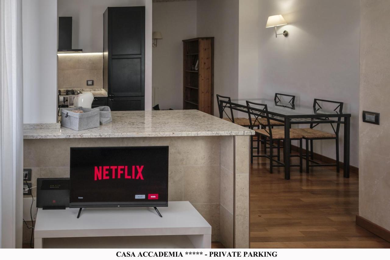 Elegante Casa Accademia ***** - Private Parking Lägenhet Livorno Exteriör bild