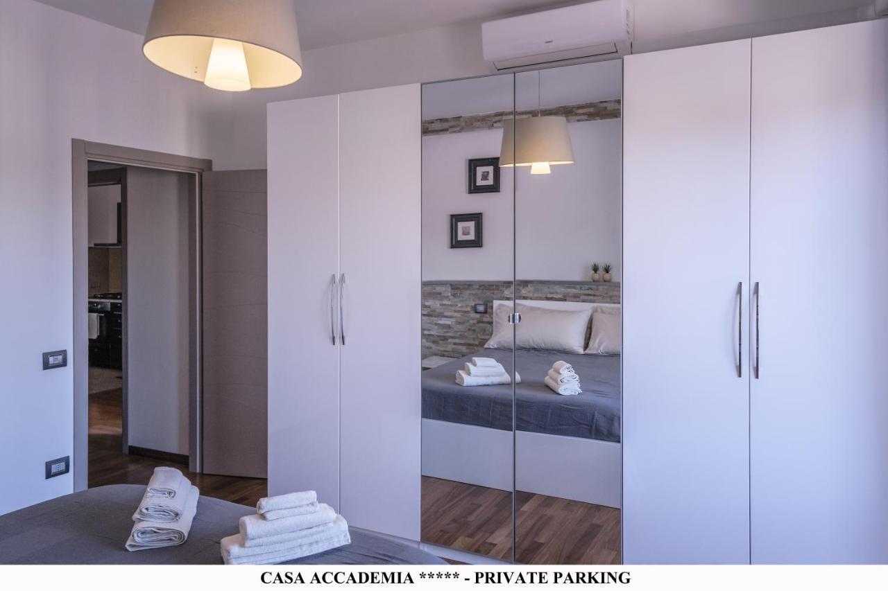 Elegante Casa Accademia ***** - Private Parking Lägenhet Livorno Exteriör bild