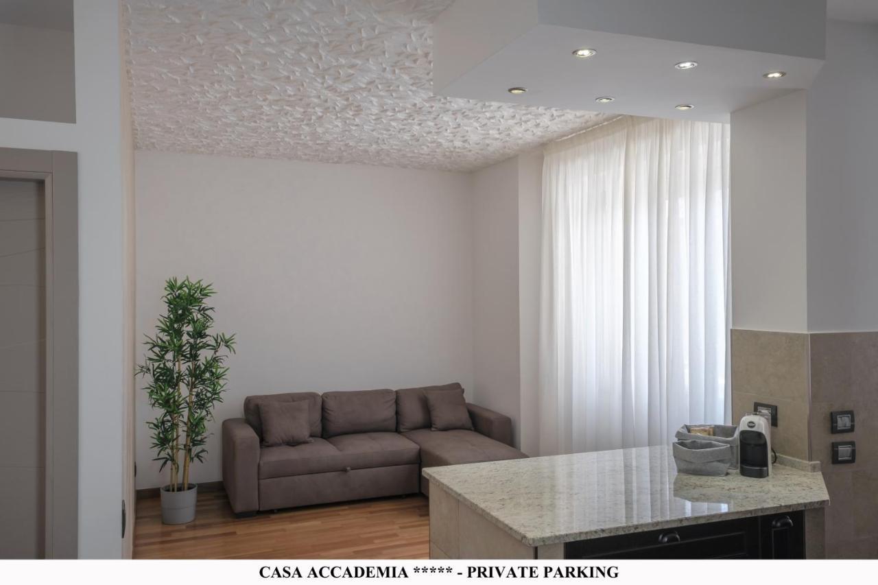 Elegante Casa Accademia ***** - Private Parking Lägenhet Livorno Exteriör bild