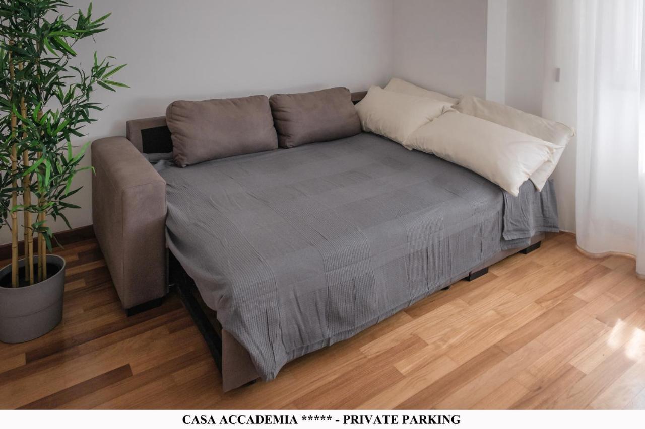 Elegante Casa Accademia ***** - Private Parking Lägenhet Livorno Exteriör bild