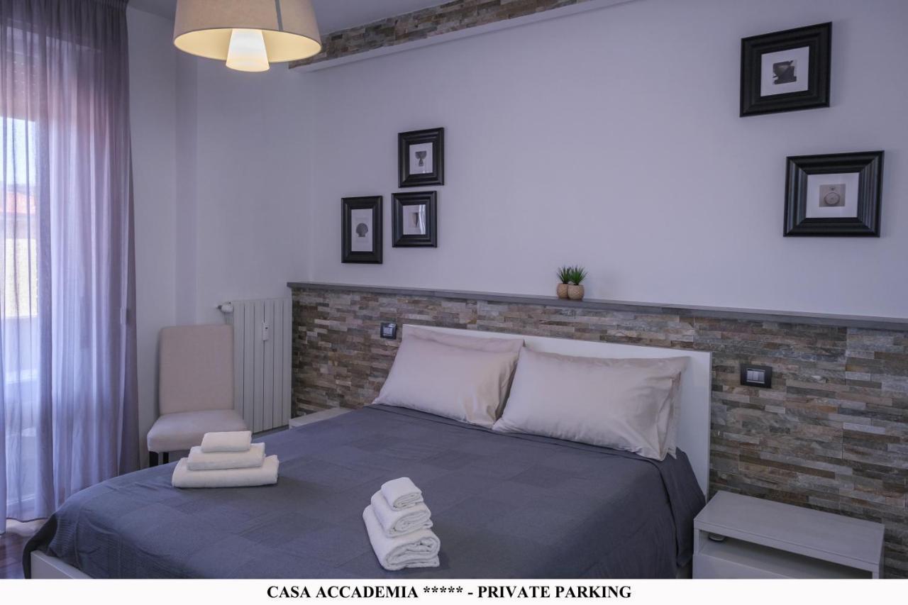 Elegante Casa Accademia ***** - Private Parking Lägenhet Livorno Exteriör bild