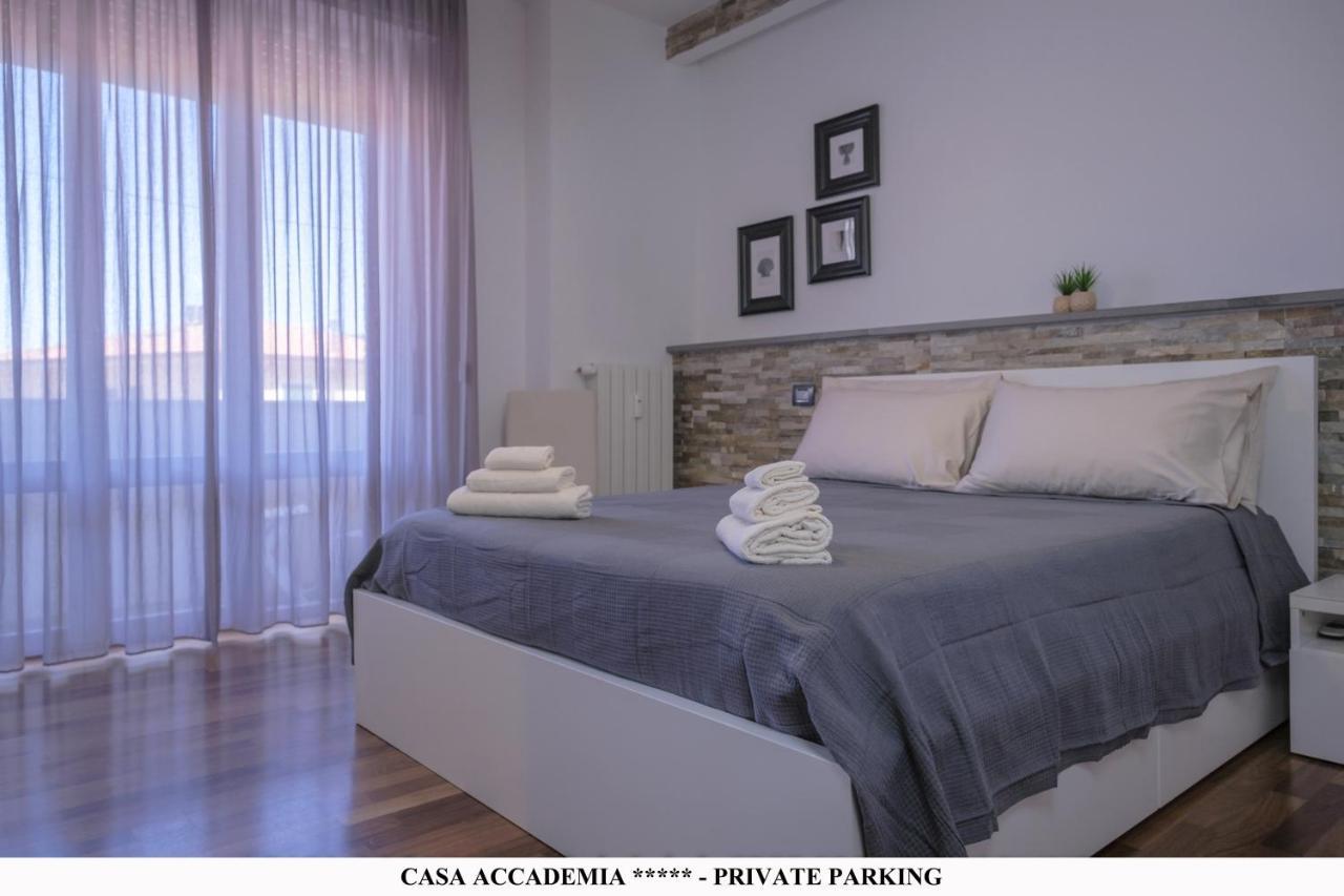 Elegante Casa Accademia ***** - Private Parking Lägenhet Livorno Exteriör bild