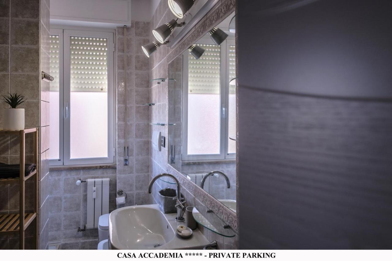 Elegante Casa Accademia ***** - Private Parking Lägenhet Livorno Exteriör bild