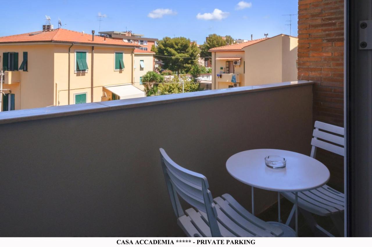 Elegante Casa Accademia ***** - Private Parking Lägenhet Livorno Exteriör bild